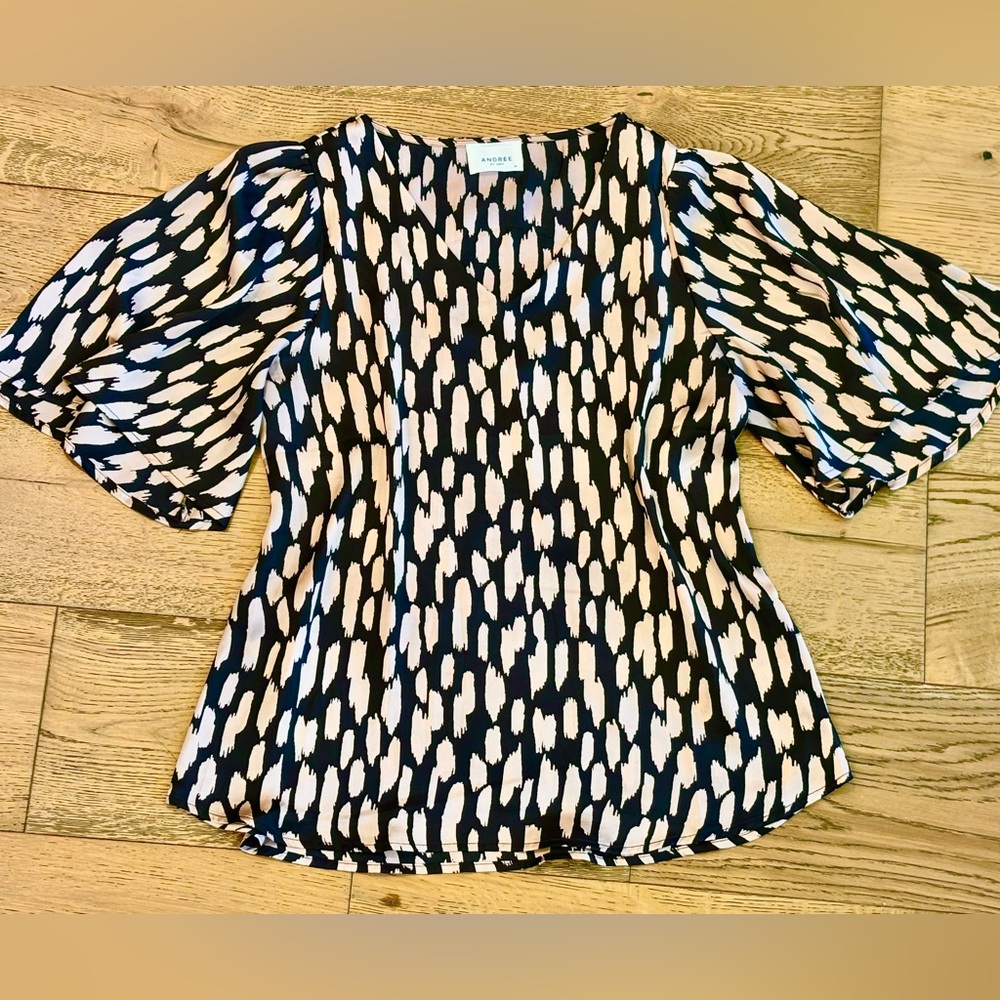 ANDREE by Unit - Silky Black & Rose Gold Contemporary Top / Blouse - Sz M